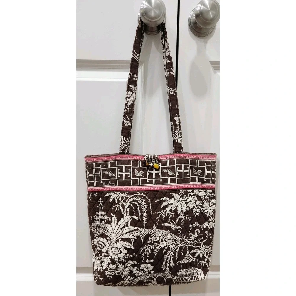 VERA BRADLEY Tote Imperial Toile Pattern RETIRED, Toggle Cloture Shoulder Bag